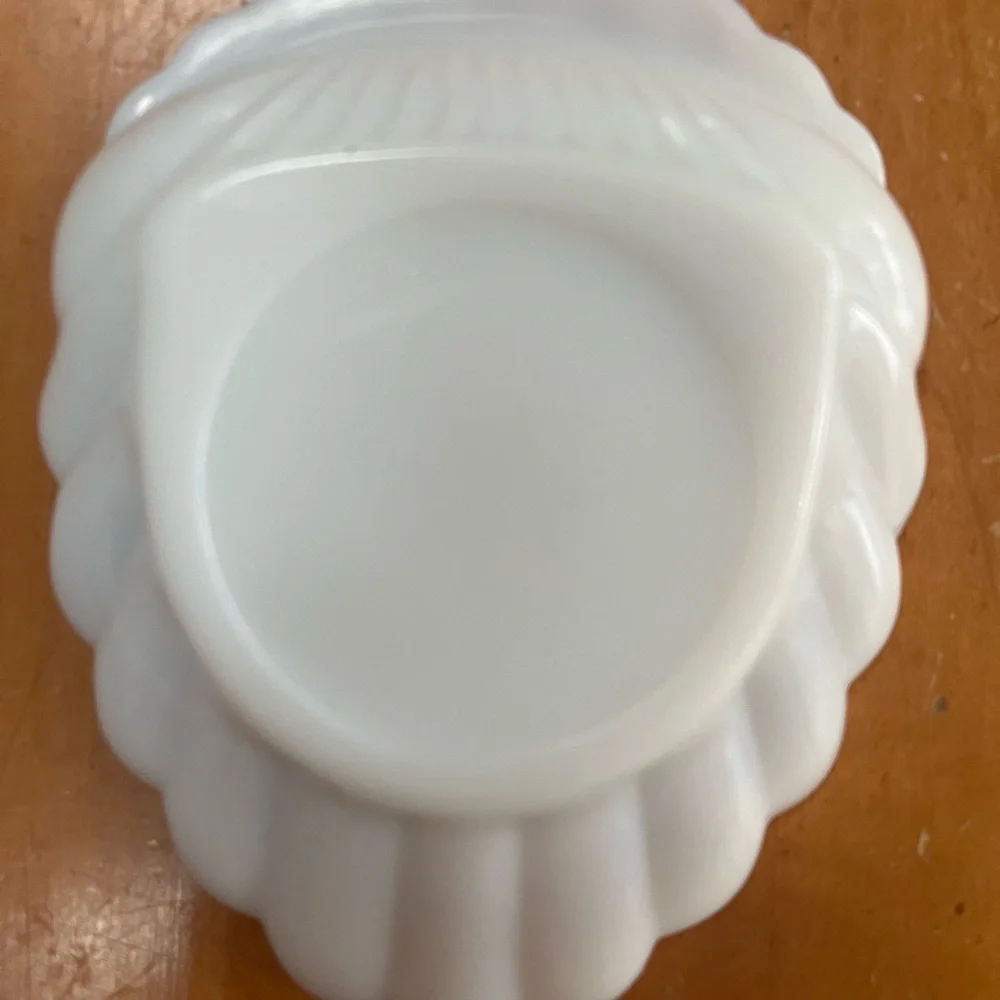 Vintage Milk Glass Shell Dish | Scallop Trinket Soap Dish | Mid Century